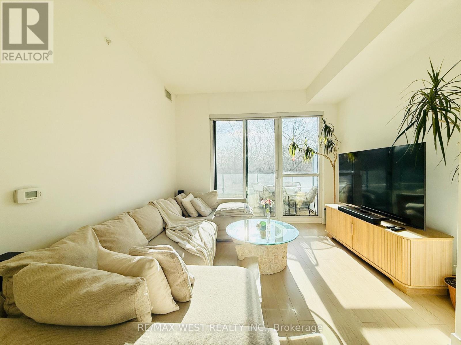 308 - 10 Park Lawn Road, Toronto, Ontario  M8Y 3H8 - Photo 5 - W12730360