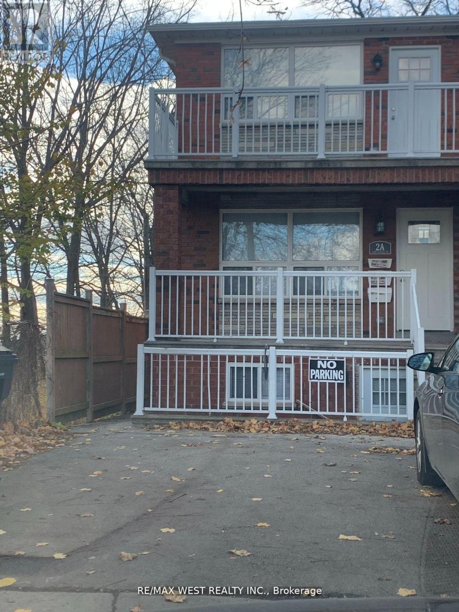 3 - 2a Fort Rouille Street, Toronto, Ontario  M6K 2C1 - Photo 2 - W12730408