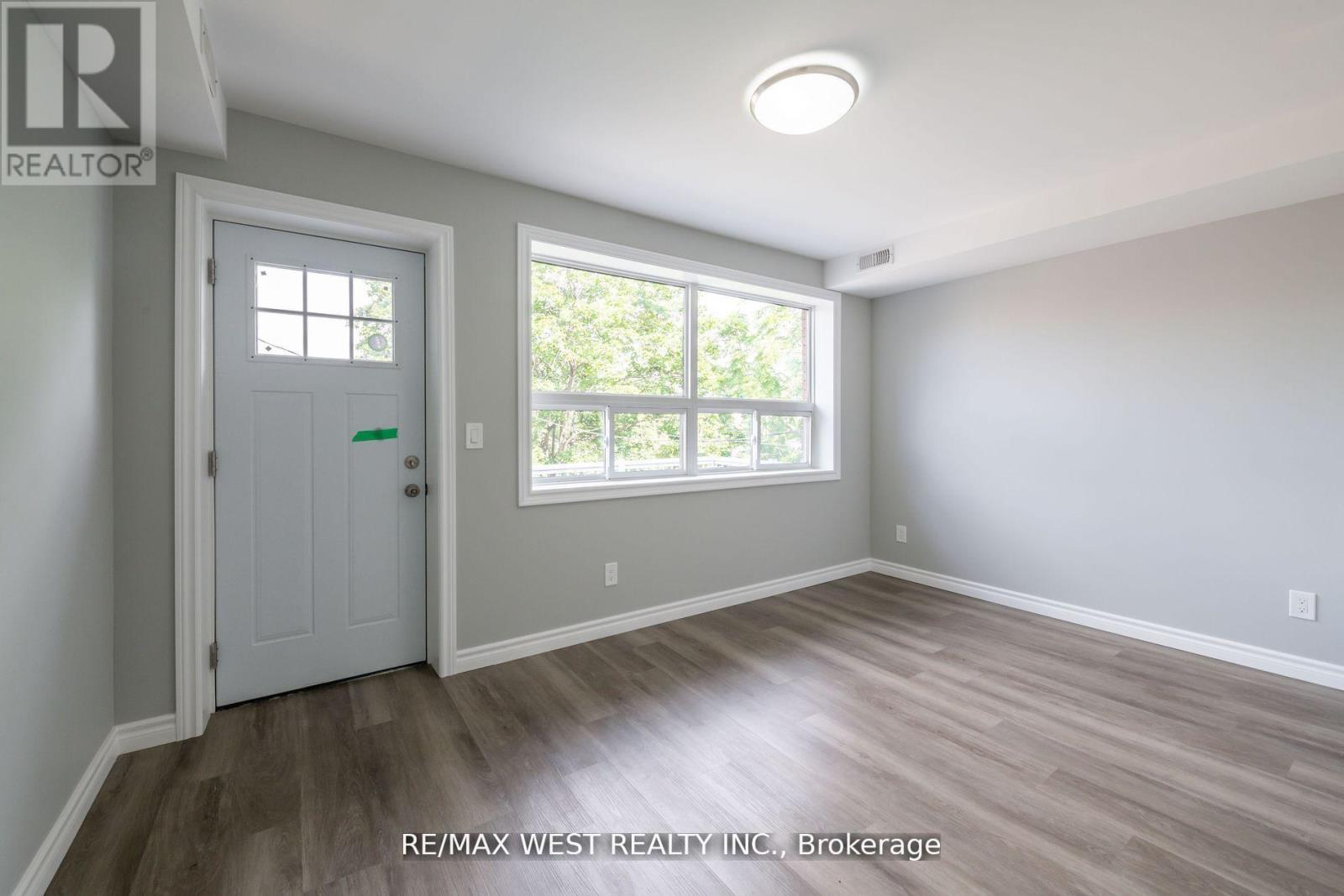 3 - 2a Fort Rouille Street, Toronto, Ontario  M6K 2C1 - Photo 6 - W12730408