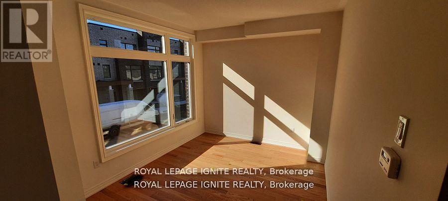 25 Queenpost Drive, Brampton, Ontario  L6Y 6L2 - Photo 3 - W12730438