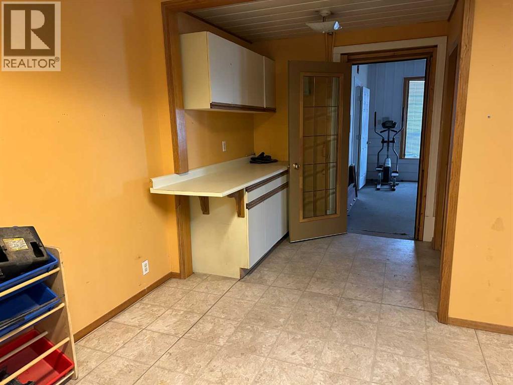 849 16 Street Sw, Medicine Hat, Alberta  T1A 4X4 - Photo 6 - A2269502