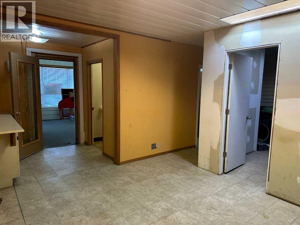 849 16 Street Sw, Medicine Hat, Alberta  T1A 4X4 - Photo 5 - A2269502