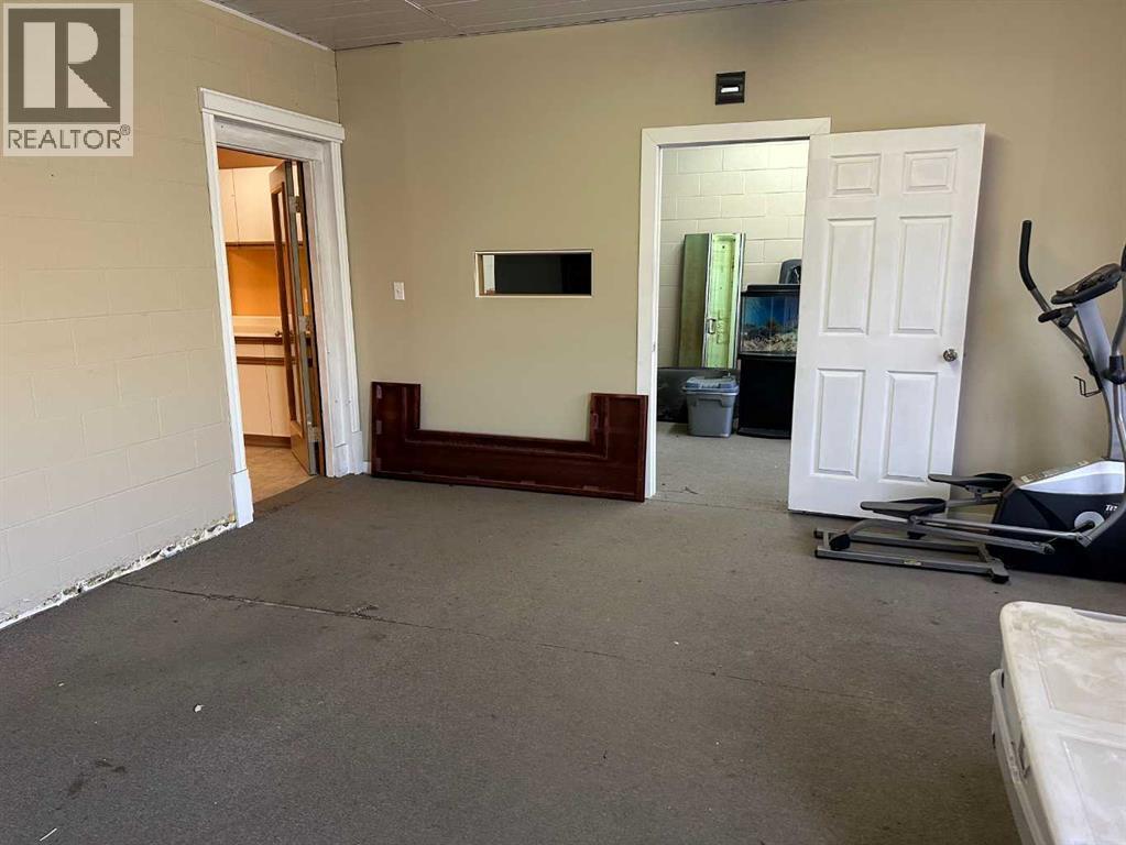 849 16 Street Sw, Medicine Hat, Alberta  T1A 4X4 - Photo 3 - A2269502