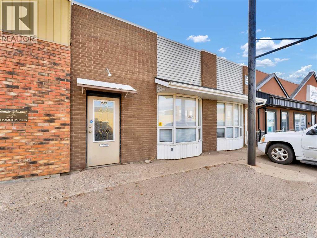 849 16 Street SW, Medicine Hat, Alberta