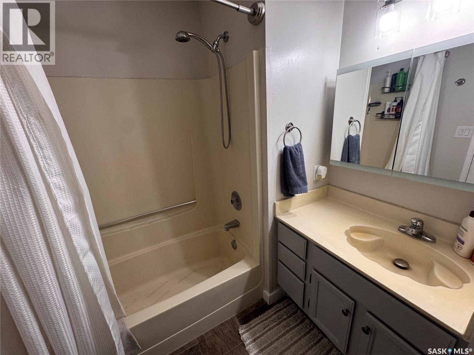 415 3rd Avenue W, Biggar, Saskatchewan  S0K 0M0 - Photo 20 - SK027372