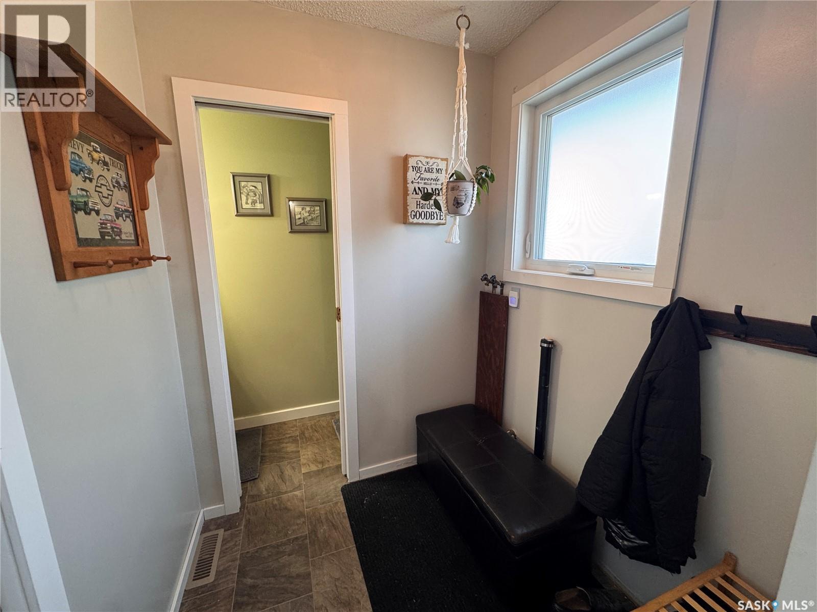 415 3rd Avenue W, Biggar, Saskatchewan  S0K 0M0 - Photo 23 - SK027372