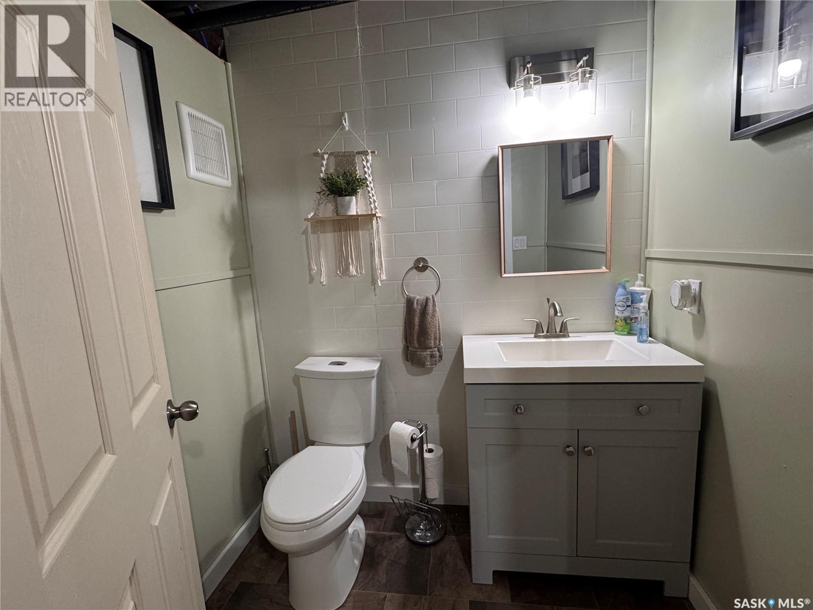 415 3rd Avenue W, Biggar, Saskatchewan  S0K 0M0 - Photo 32 - SK027372