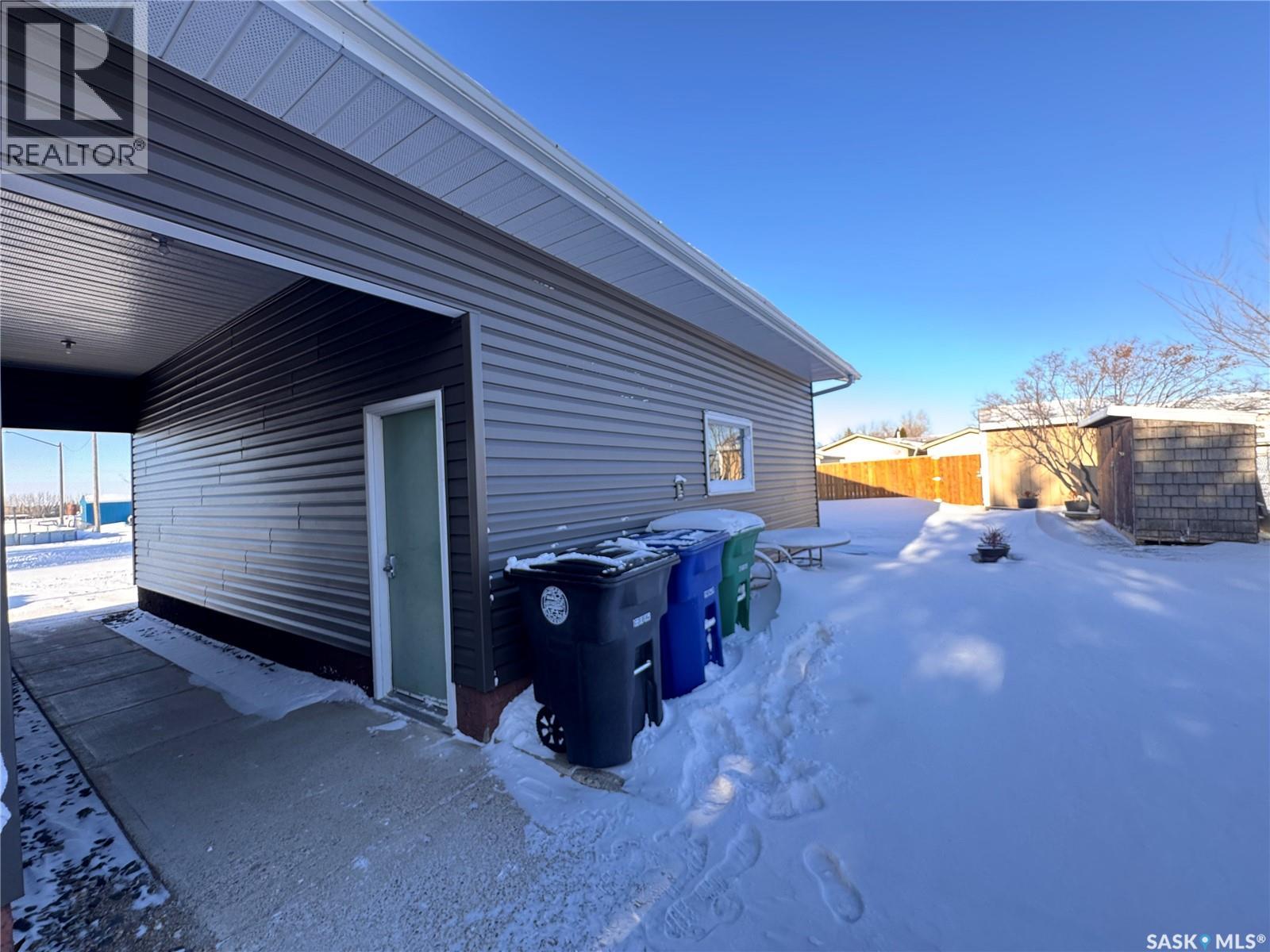 415 3rd Avenue W, Biggar, Saskatchewan  S0K 0M0 - Photo 44 - SK027372