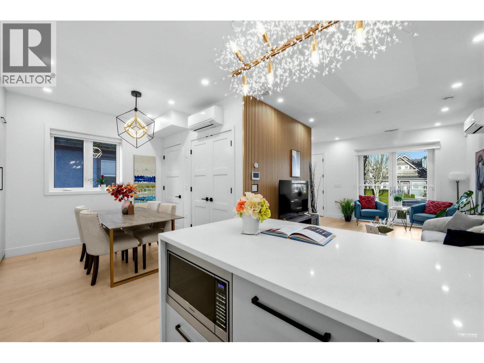 3172 W 26th Avenue, Vancouver, British Columbia  V6L 1V8 - Photo 1 - R3083048