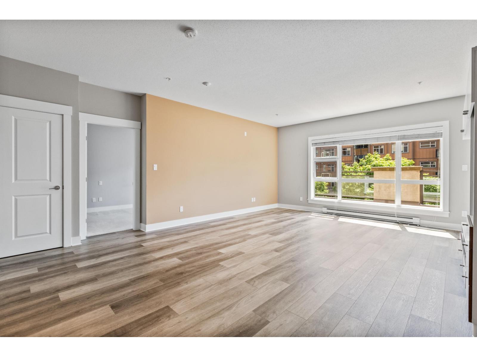 219 20728 Willoughby Town Centre Drive, Langley, British Columbia  V2Y 0P3 - Photo 3 - R3083175