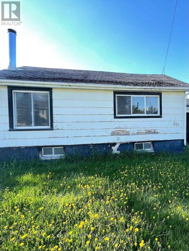 201 Third Avenue, Hornepayne, Ontario  P0M 1Z0 - Photo 4 - X12730268