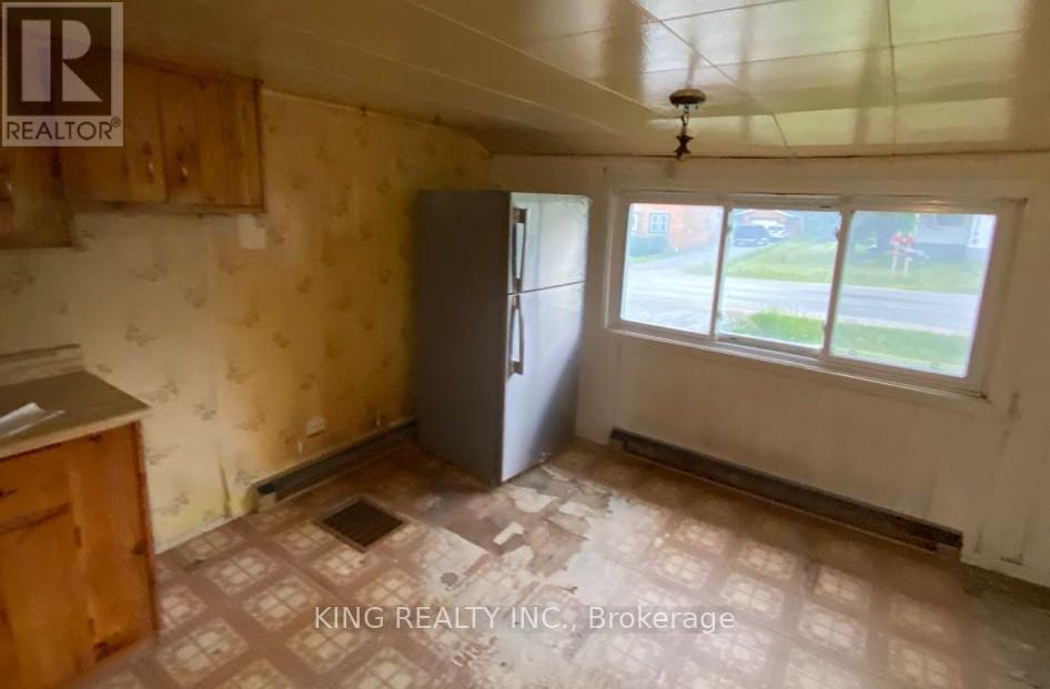 201 Third Avenue, Hornepayne, Ontario  P0M 1Z0 - Photo 7 - X12730268