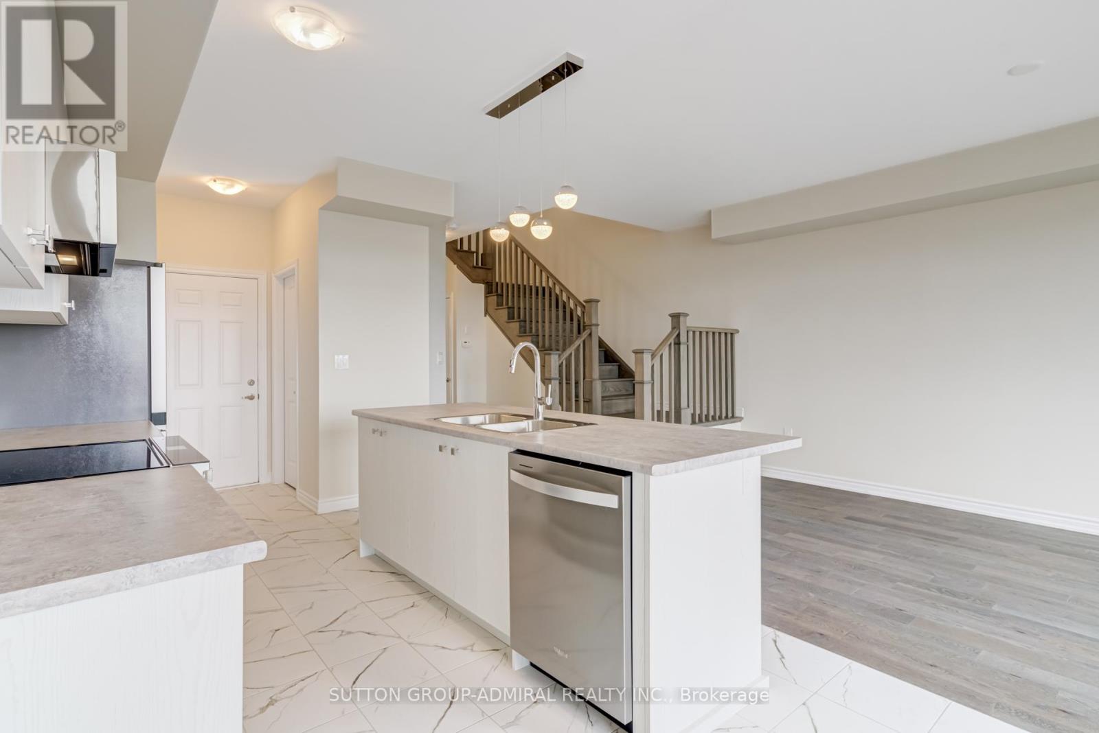 5 Vanilla Trail, Thorold, Ontario  L2V 0L3 - Photo 4 - X12730274