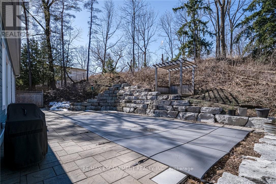 14 Sullivan's Lane, Hamilton, Ontario  L9H 5N7 - Photo 2 - X12730306