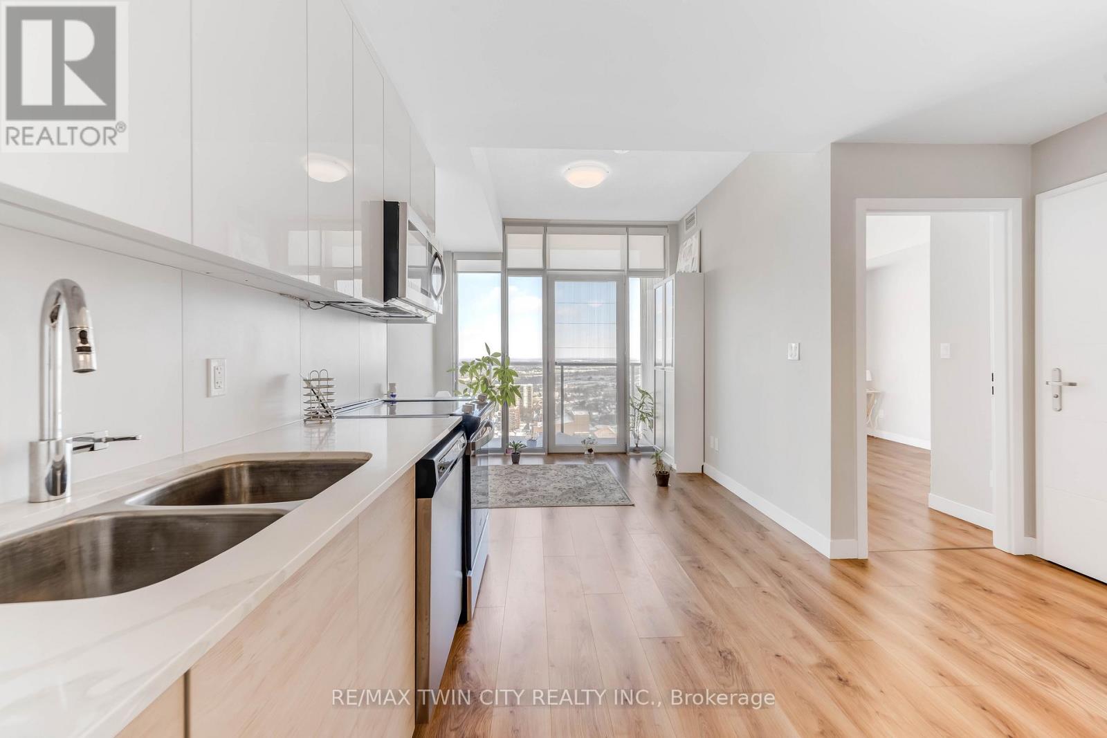 3005 - 60 Frederick Street, Kitchener, Ontario  N2H 0C7 - Photo 8 - X12730394