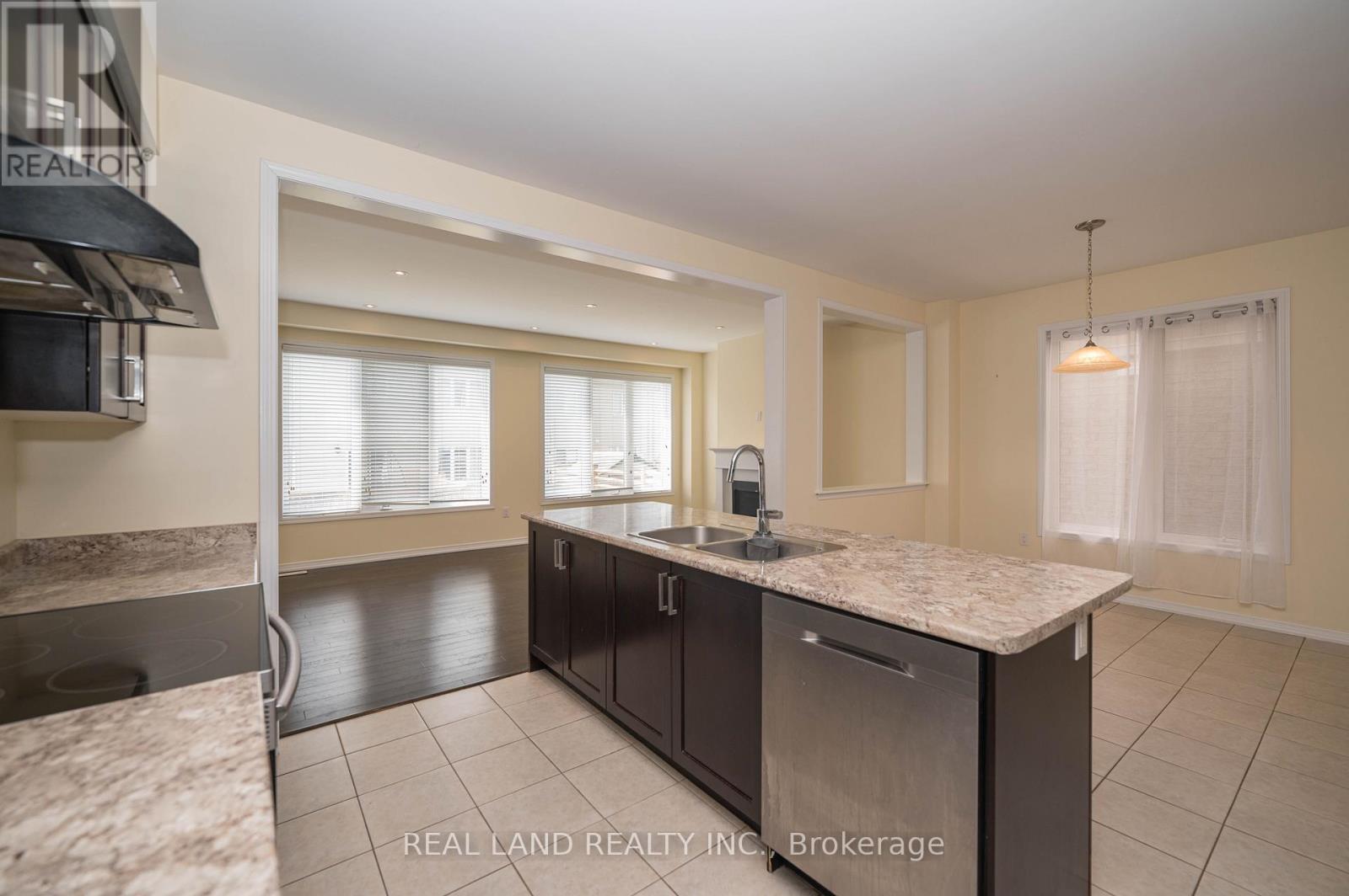 7782 Hackberry Trail, Niagara Falls, Ontario  L2H 3R5 - Photo 10 - X12730430