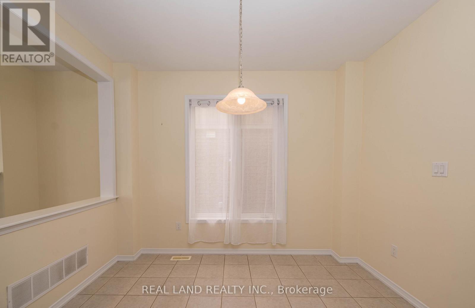 7782 Hackberry Trail, Niagara Falls, Ontario  L2H 3R5 - Photo 11 - X12730430