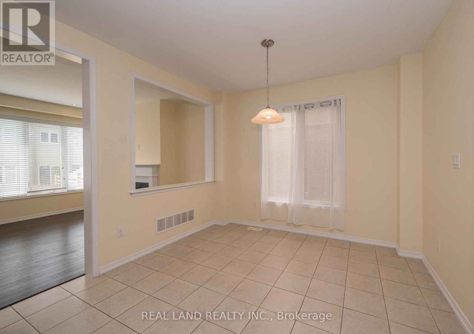 7782 Hackberry Trail, Niagara Falls, Ontario  L2H 3R5 - Photo 12 - X12730430