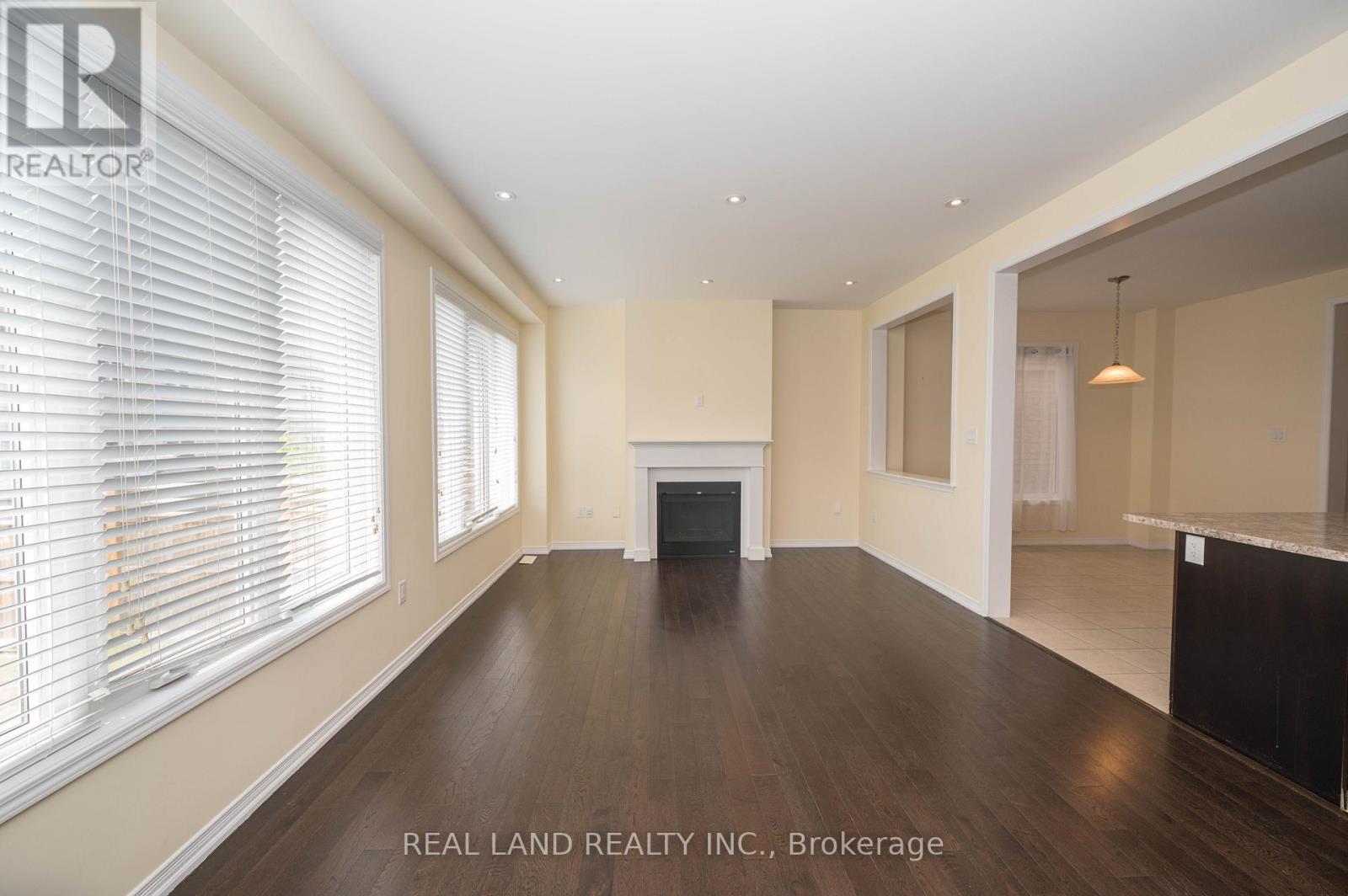 7782 Hackberry Trail, Niagara Falls, Ontario  L2H 3R5 - Photo 3 - X12730430