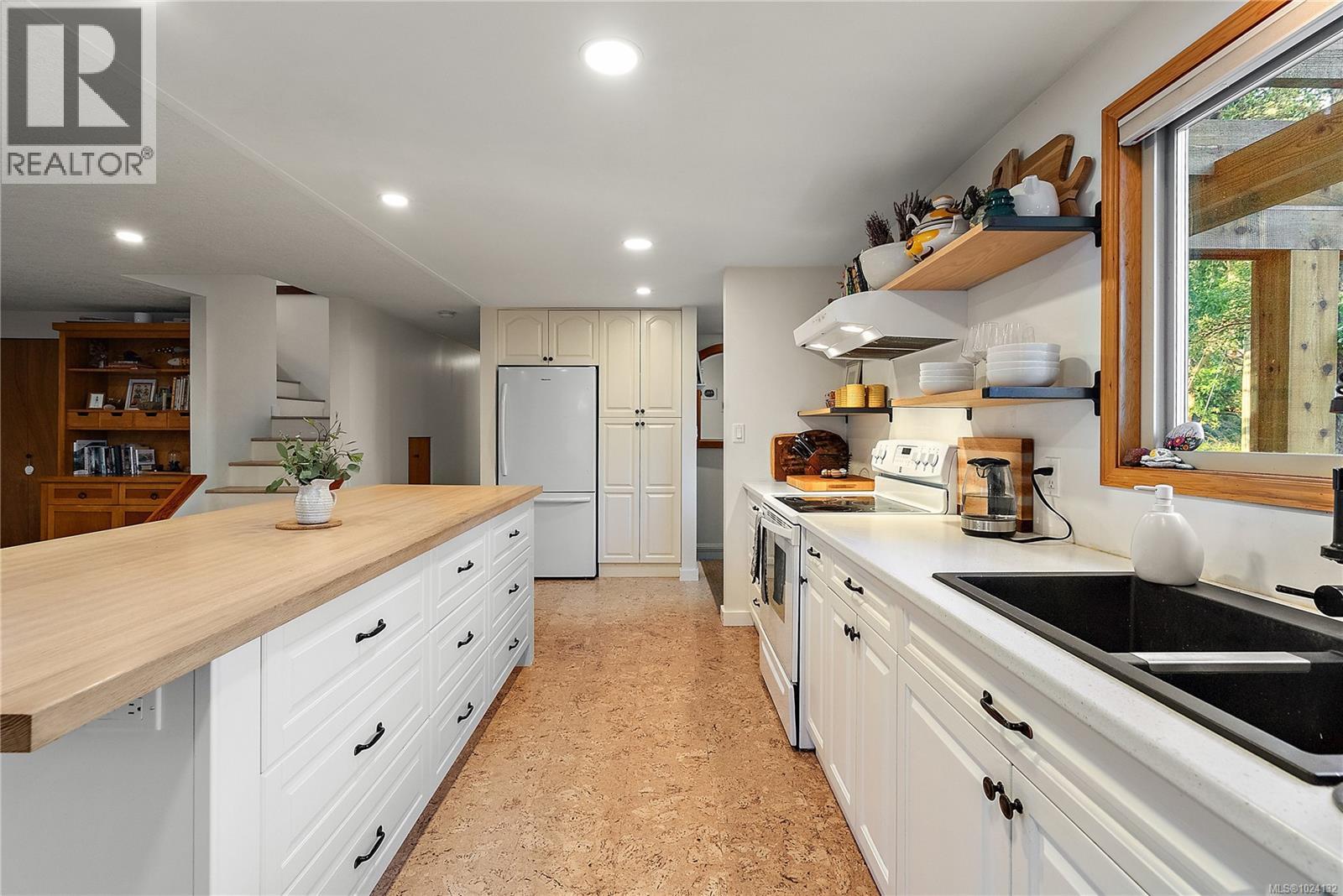 4032 Chalister Crt, Metchosin, British Columbia  V9C 3X6 - Photo 8 - 1024132