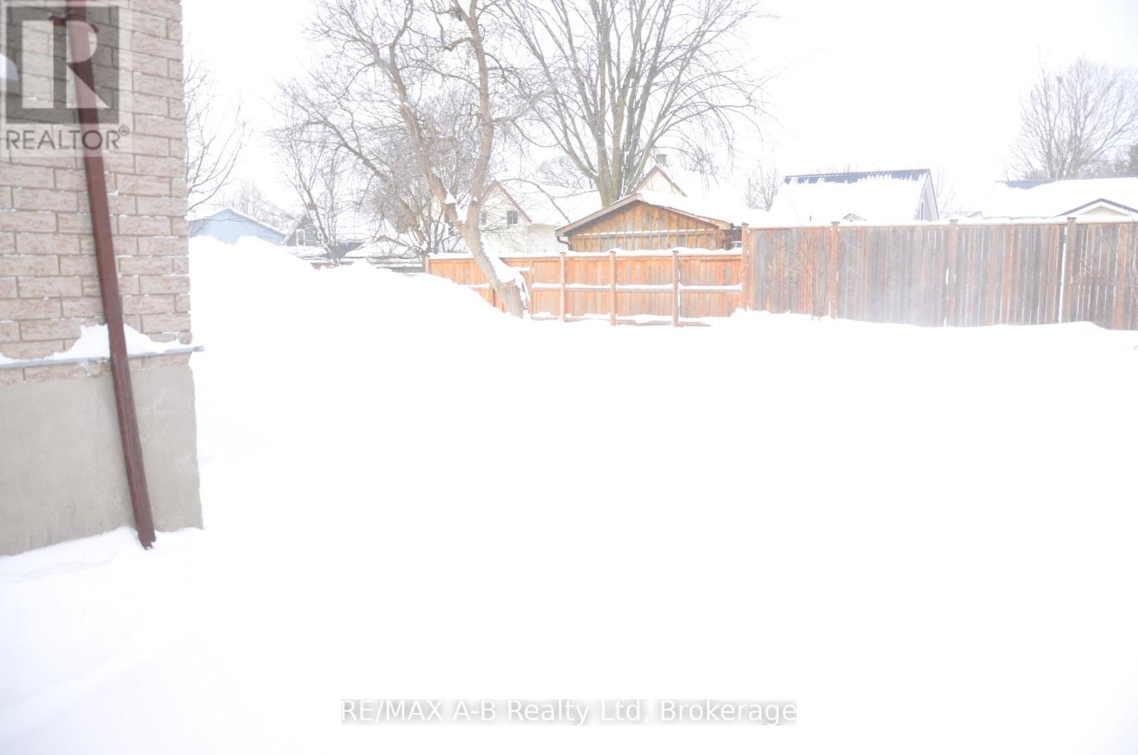 32 Oxford Street, Stratford, Ontario  N5A 3P5 - Photo 2 - X12730454