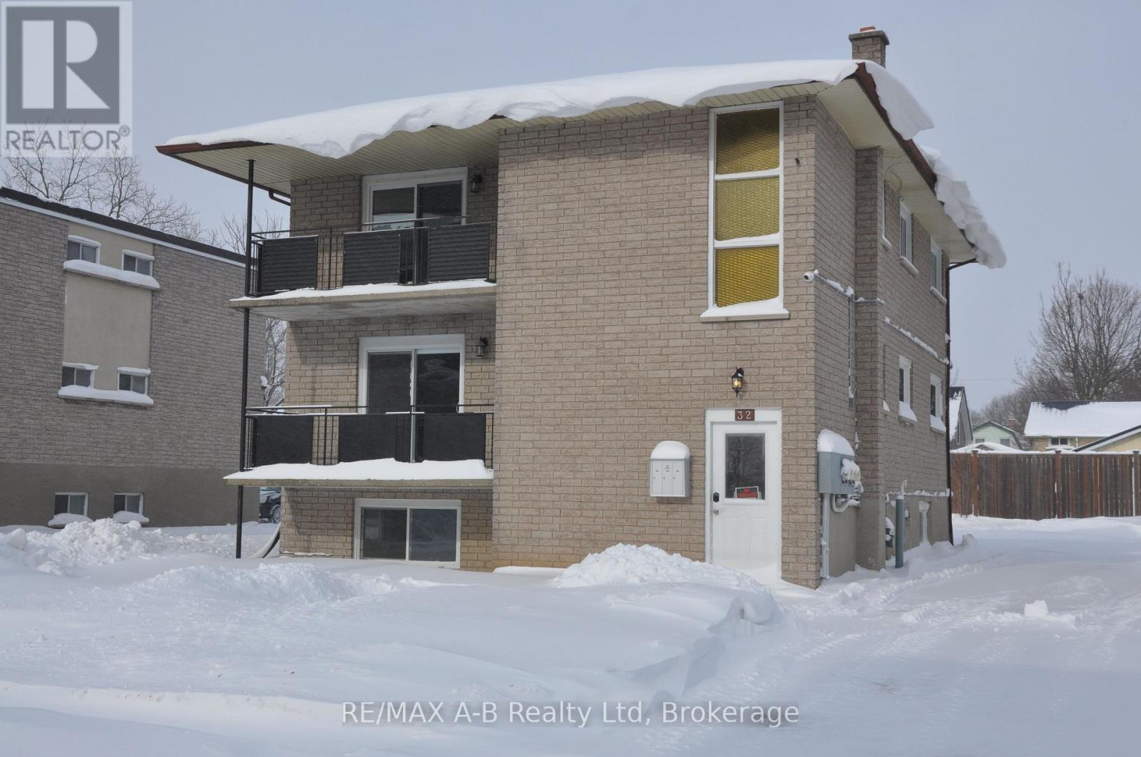 32 Oxford Street, Stratford, Ontario  N5A 3P5 - Photo 4 - X12730454