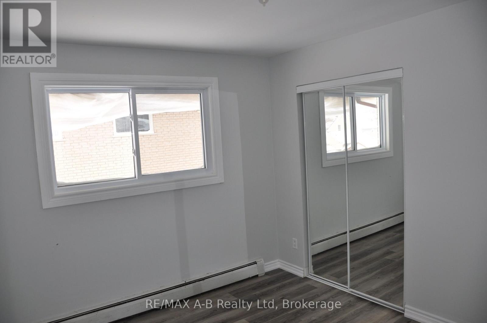 32 Oxford Street, Stratford, Ontario  N5A 3P5 - Photo 7 - X12730454