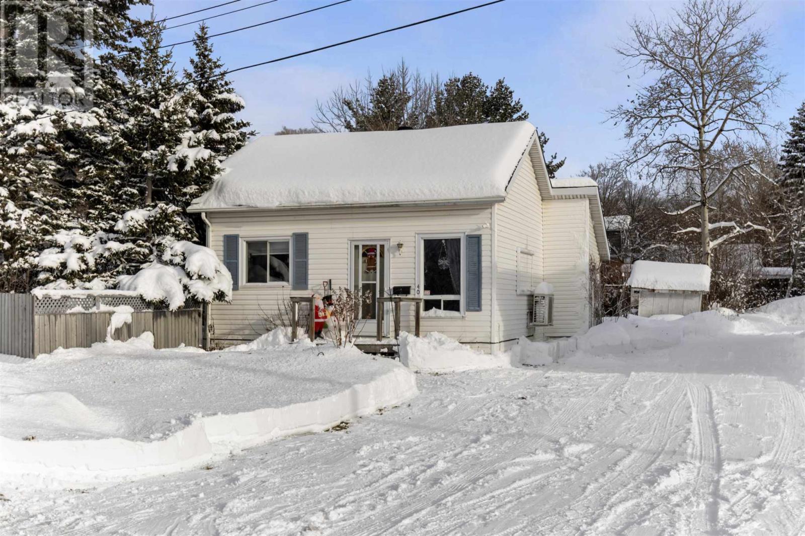 40 Fauquier Ave, Sault Ste. Marie, Ontario  P6B 2P1 - Photo 1 - SM260020