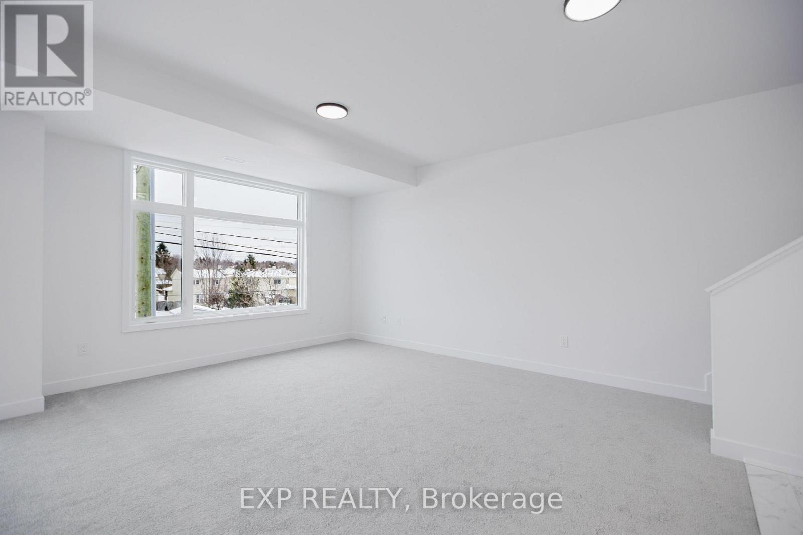 203 Silhouette Private, Ottawa, Ontario  K2J 7J8 - Photo 8 - X12647244