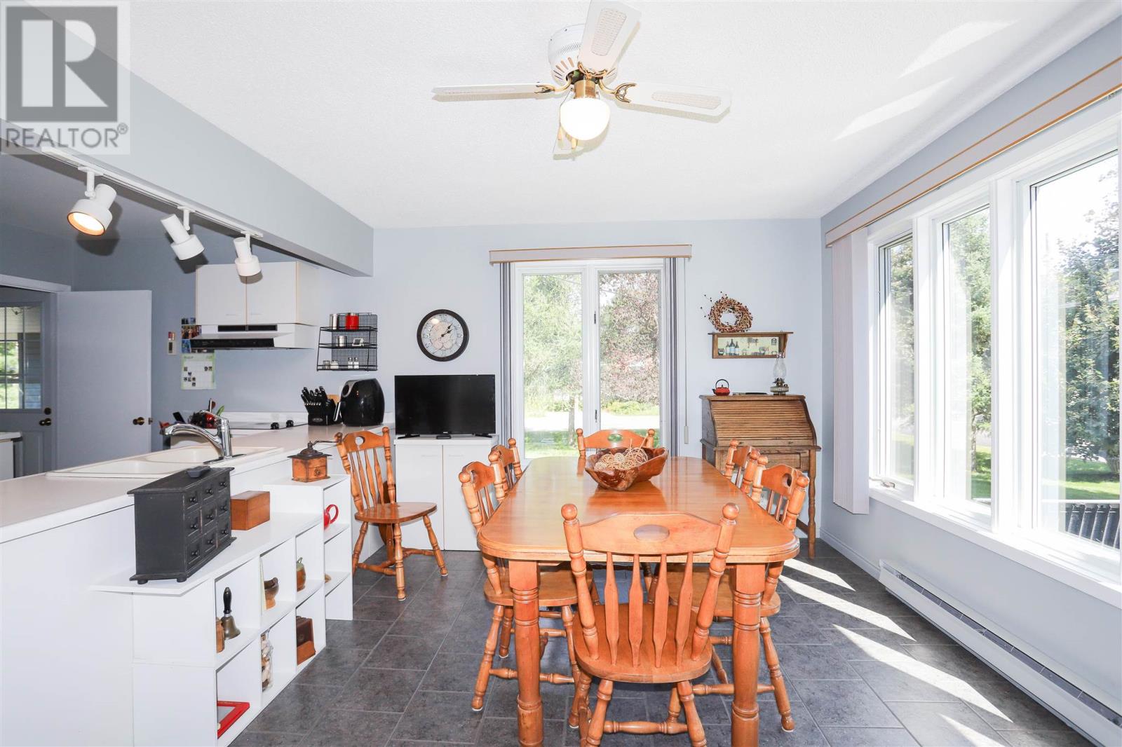 3875 Queen St E, Sault Ste. Marie, Ontario  P6A 6X2 - Photo 16 - SM260134