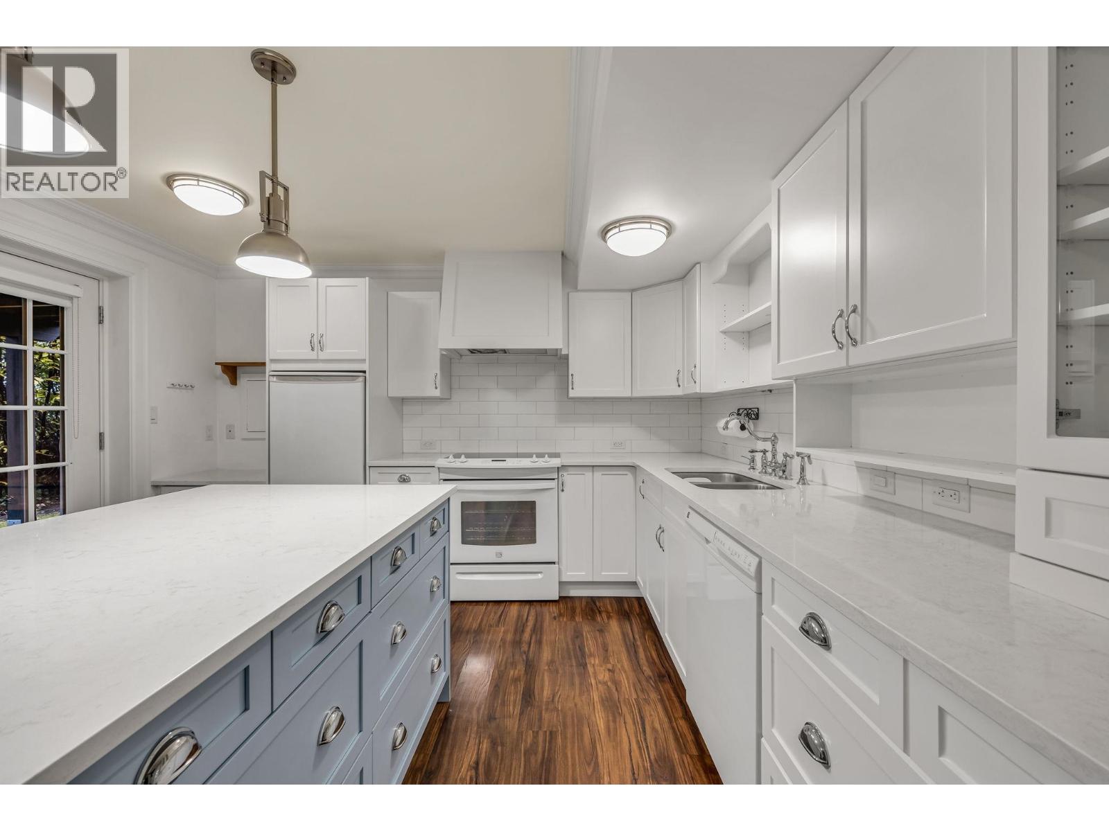 295 N Gamma Avenue, Burnaby, British Columbia  V5C 1Y2 - Photo 4 - R3083044