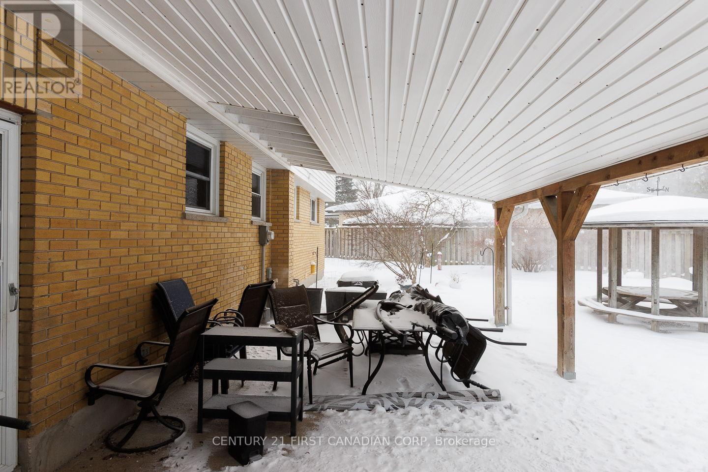 1227 Victoria Drive, London East, Ontario  N5Y 4E3 - Photo 36 - X12730526