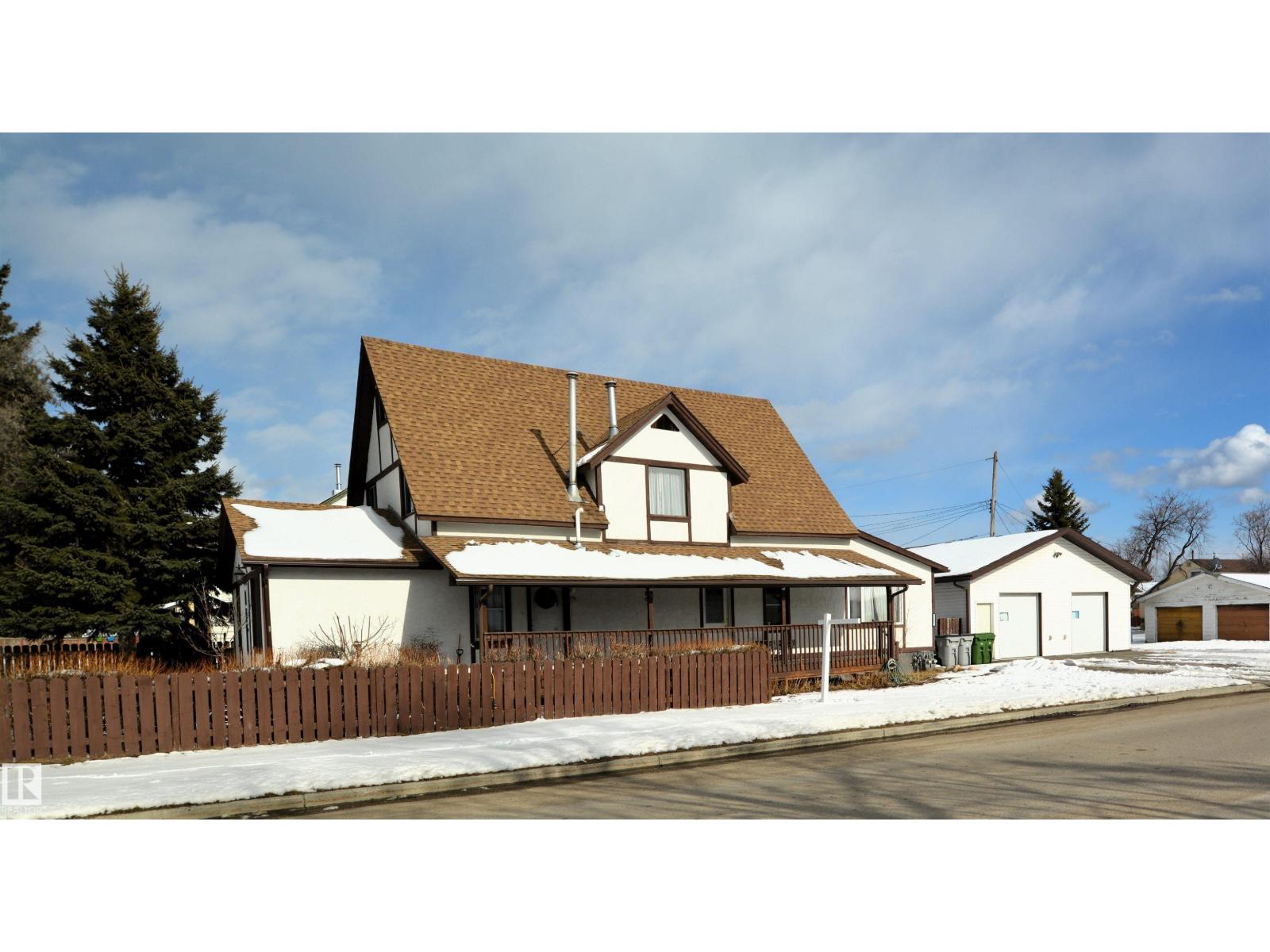 5137 6th Av, Edson, Alberta  T7E 1J9 - Photo 3 - E4471096