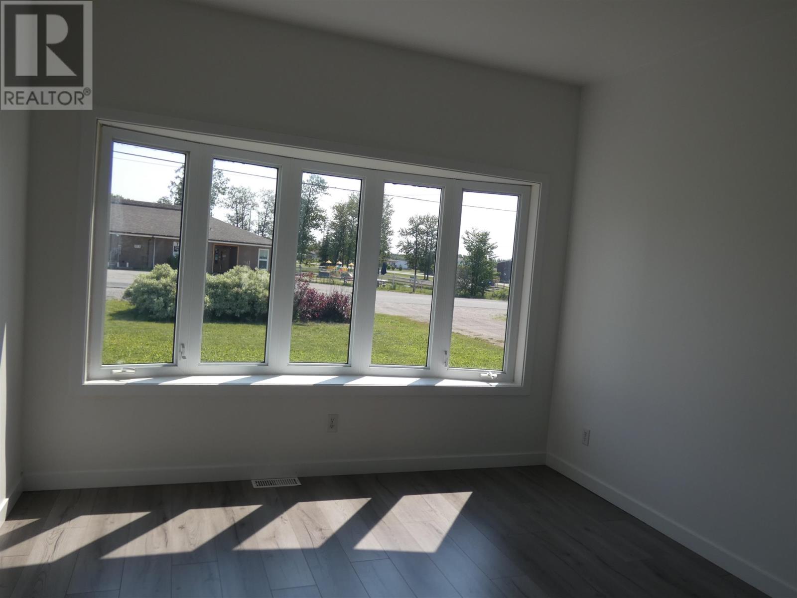 162 Kenogami Rd, Longlac, Ontario  P0T 2A0 - Photo 11 - TB242298