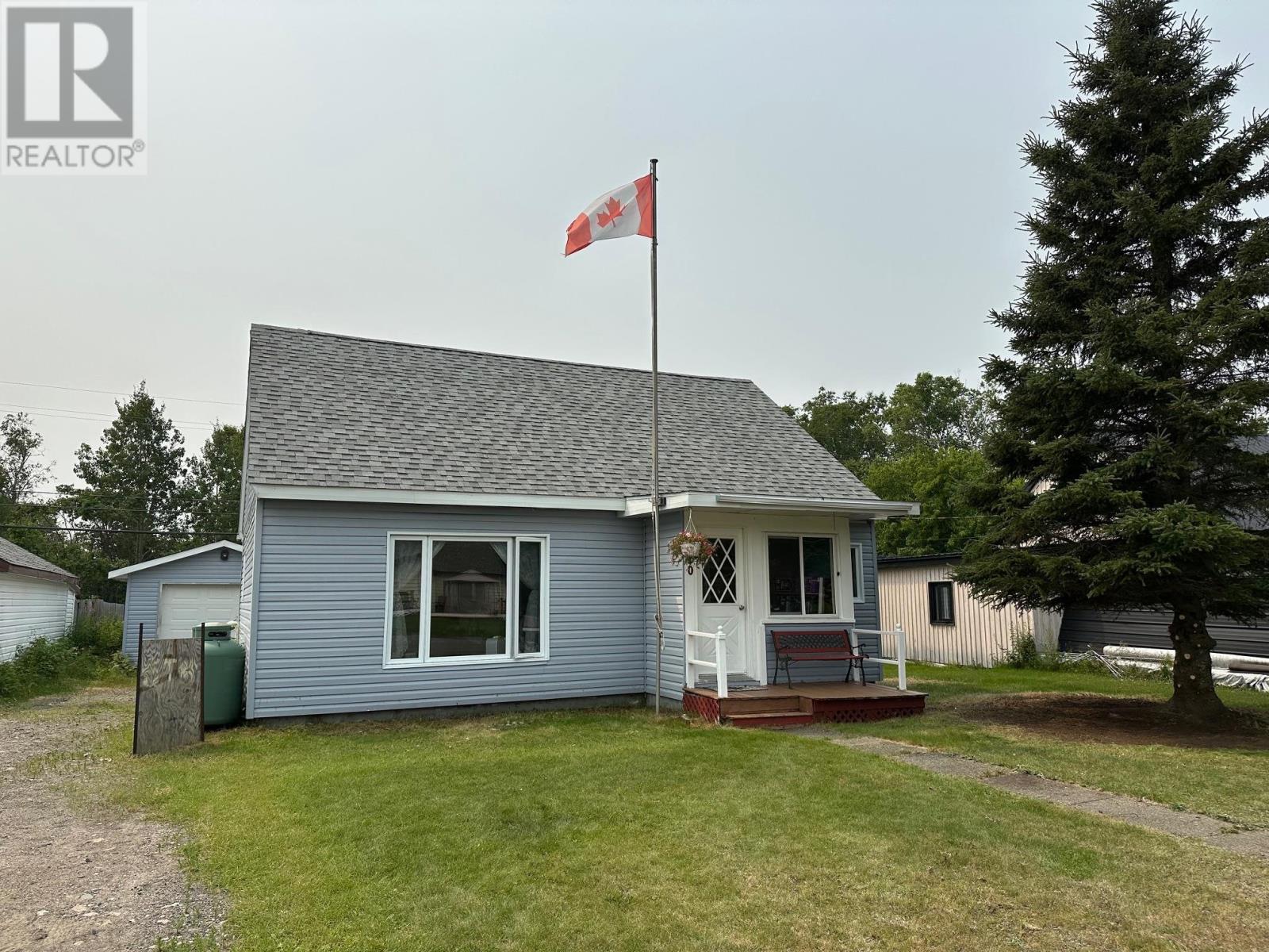 10 Elizabeth Ave, Terrace Bay, Ontario  P0T 2W0 - Photo 2 - TB252397