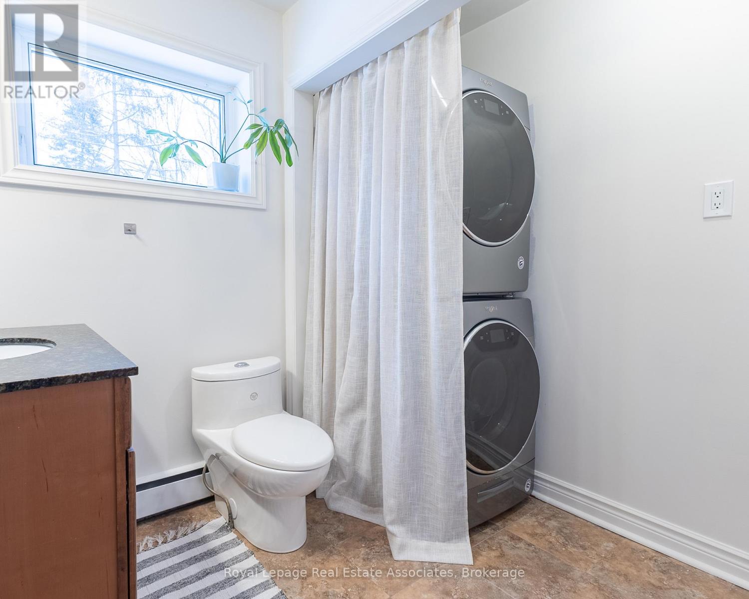 13931 Cromar Court, Halton Hills, Ontario  L7G 4S5 - Photo 21 - W12716184