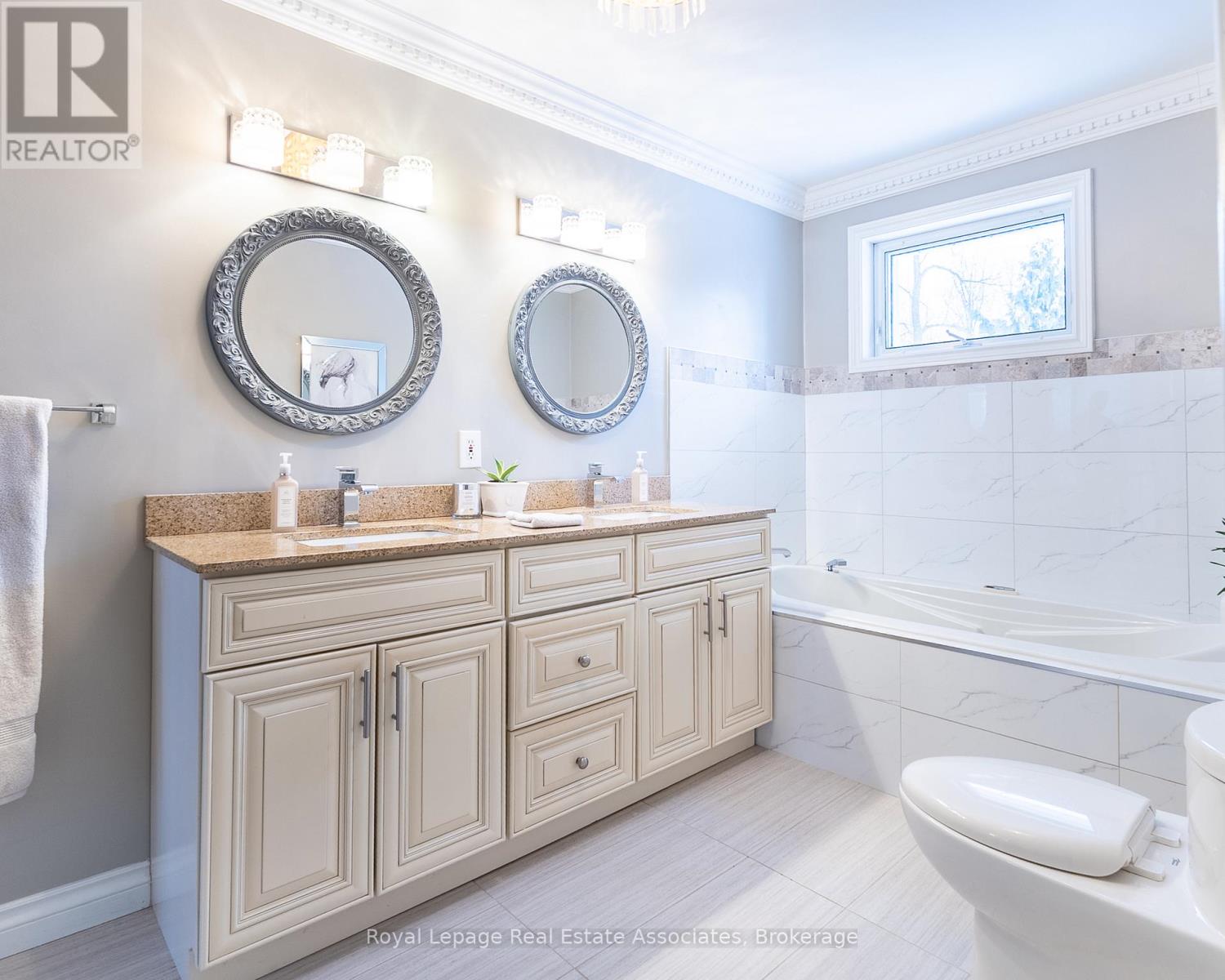 13931 Cromar Court, Halton Hills, Ontario  L7G 4S5 - Photo 16 - W12716184