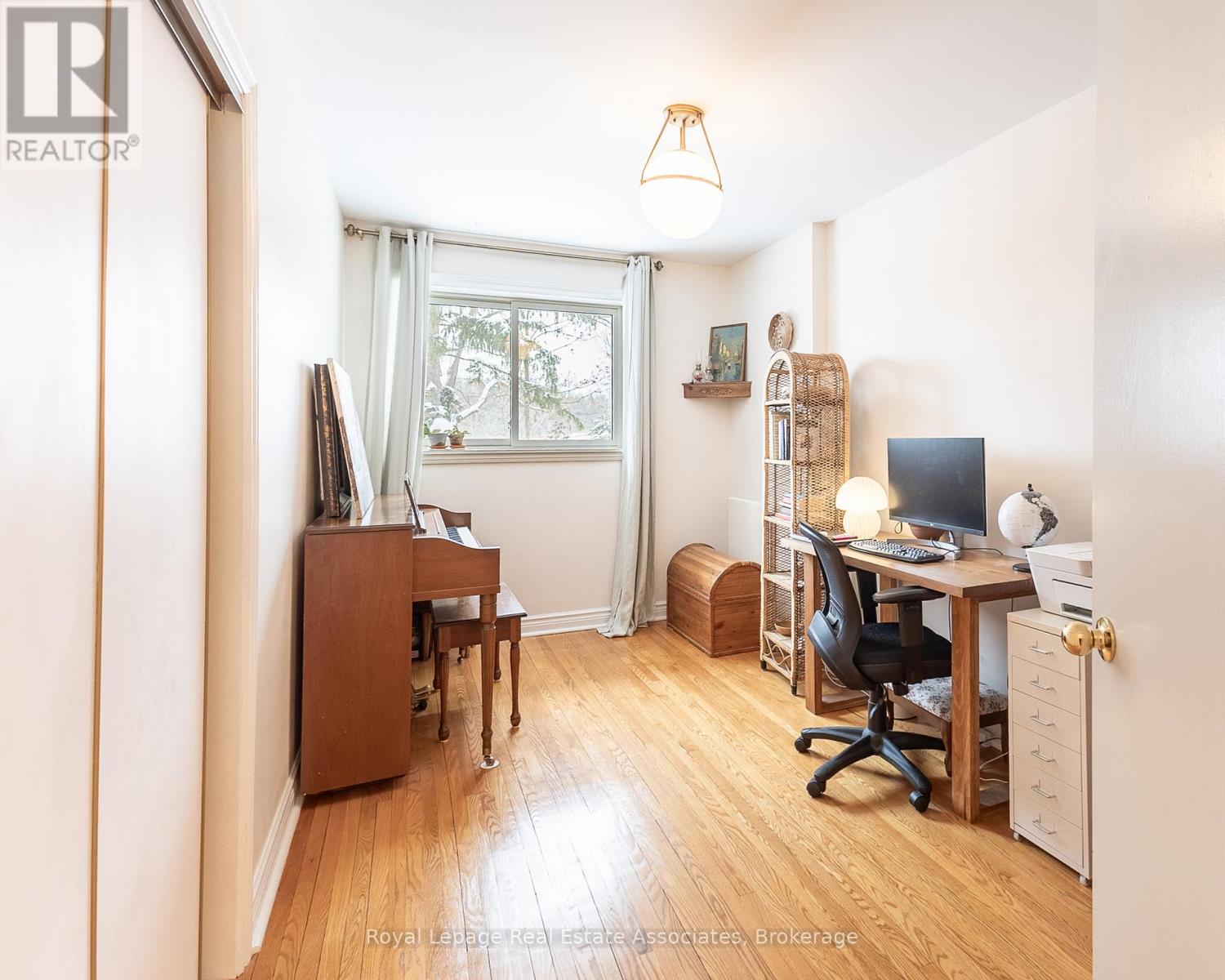 13931 Cromar Court, Halton Hills, Ontario  L7G 4S5 - Photo 19 - W12716184