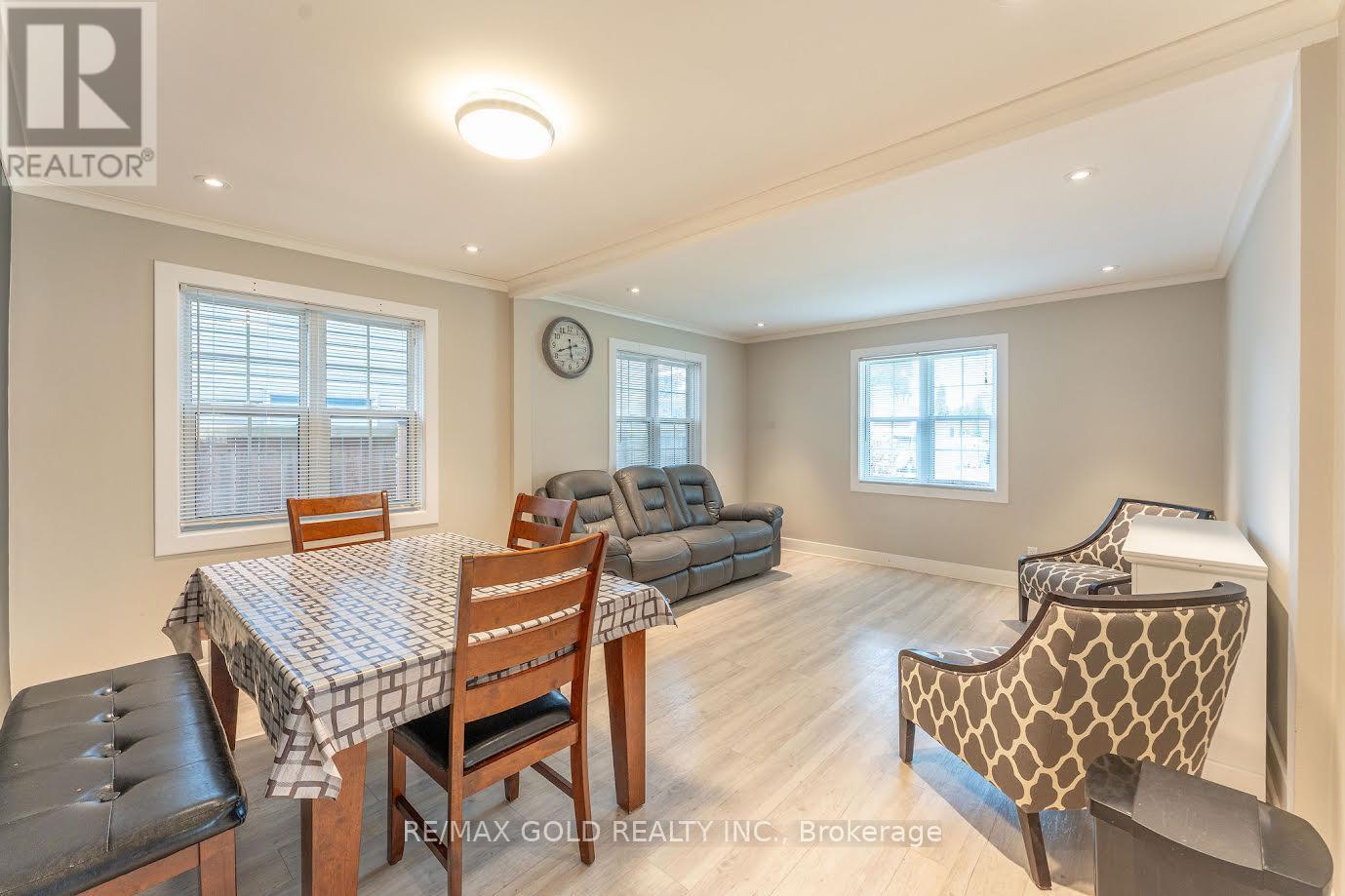 15 Shelley Avenue, St. Catharines, Ontario  L2N 5L4 - Photo 11 - X12730172