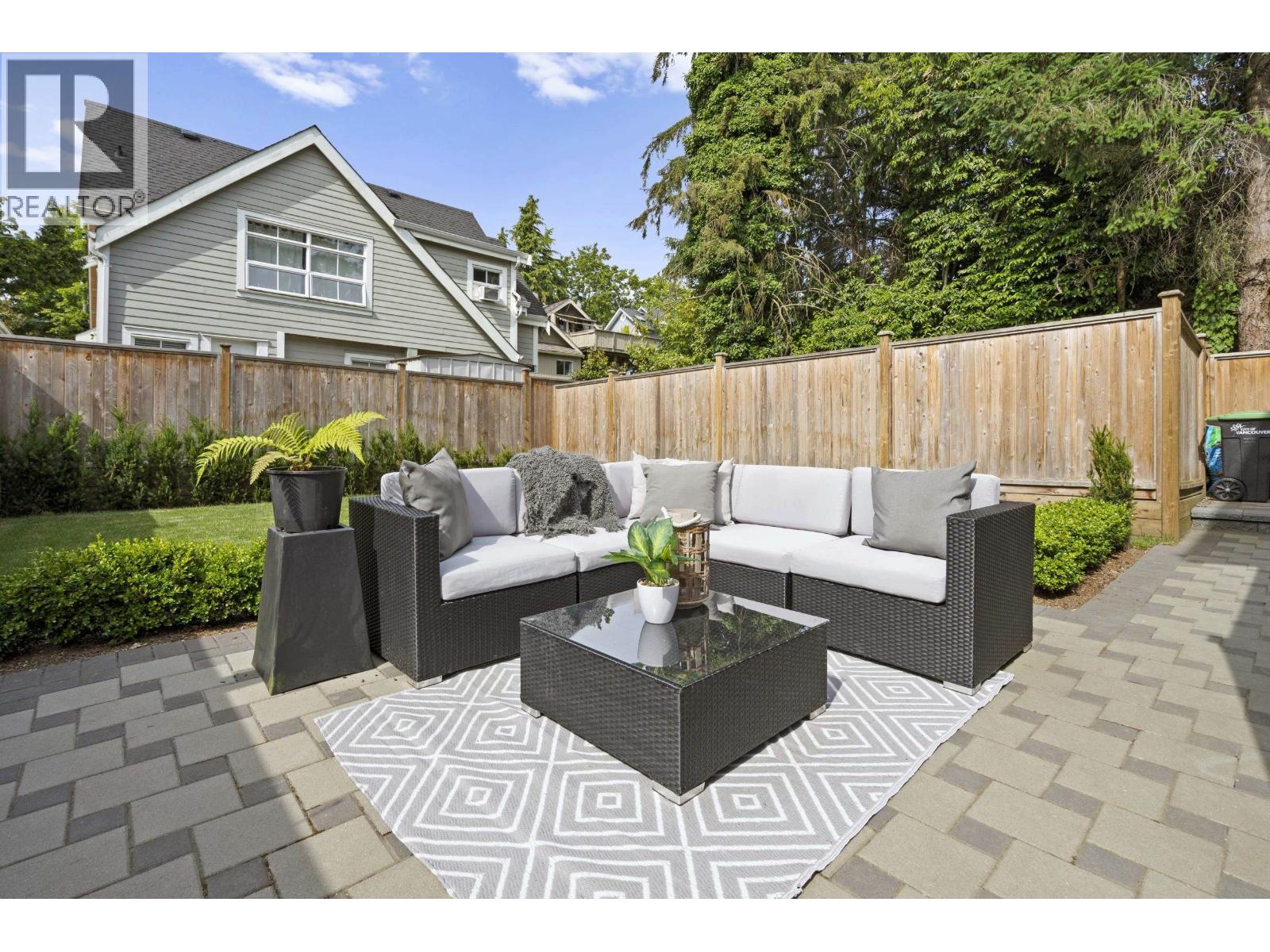 2377 W 7th Avenue, Vancouver, British Columbia  V6K 1Y4 - Photo 30 - R3083101