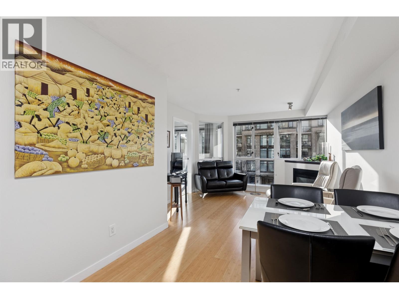 311 122 E 3rd Street, North Vancouver, British Columbia  V7L 1E6 - Photo 5 - R3083134