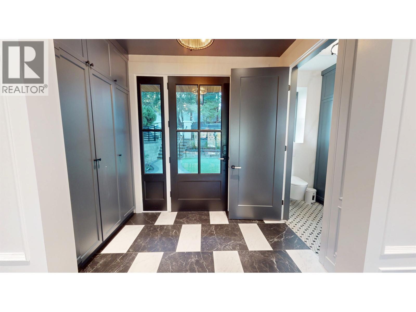 2173 Vanness Avenue, Vancouver, British Columbia  V5N 2M1 - Photo 9 - R3083142