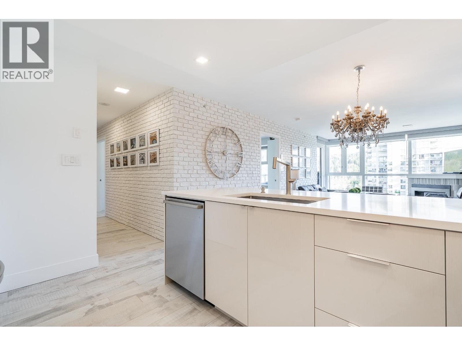 1806 235 Guildford Way, Port Moody, British Columbia  V3H 5L8 - Photo 12 - R3083150