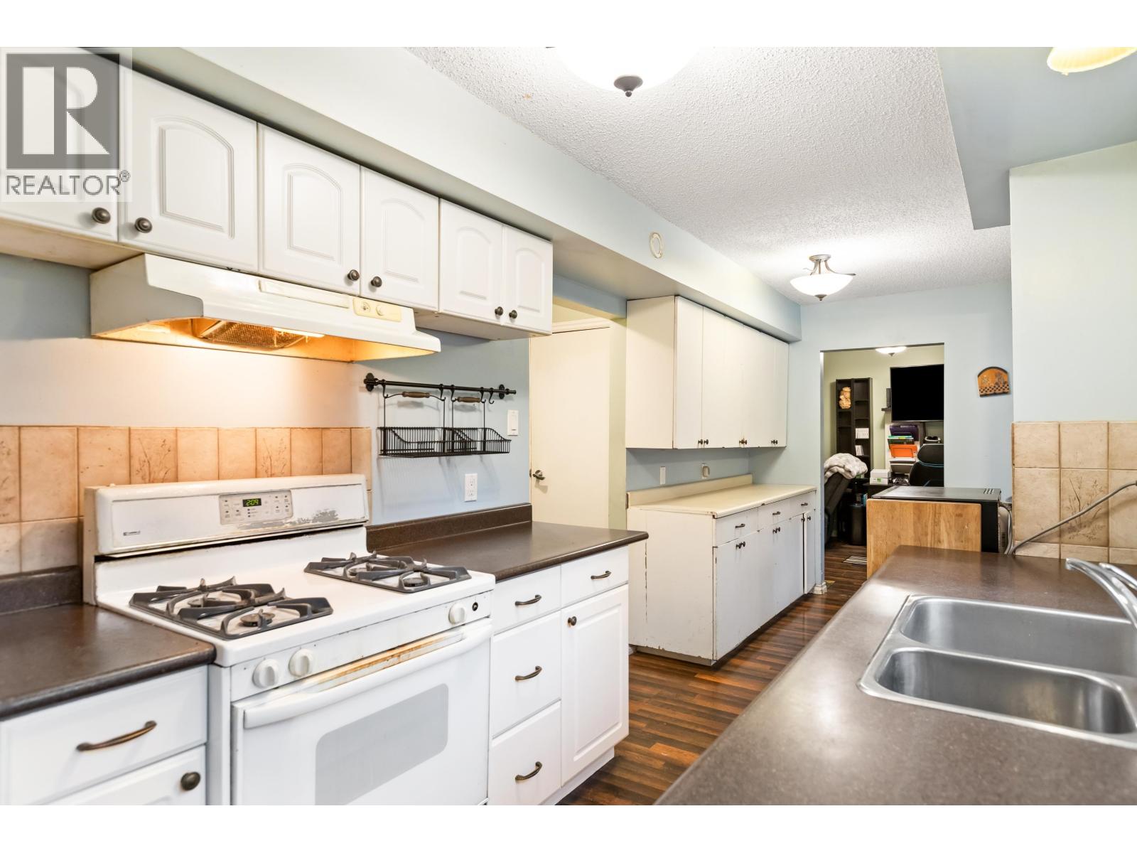 21127 Wicklund Avenue, Maple Ridge, British Columbia  V2X 3S1 - Photo 13 - R3083102