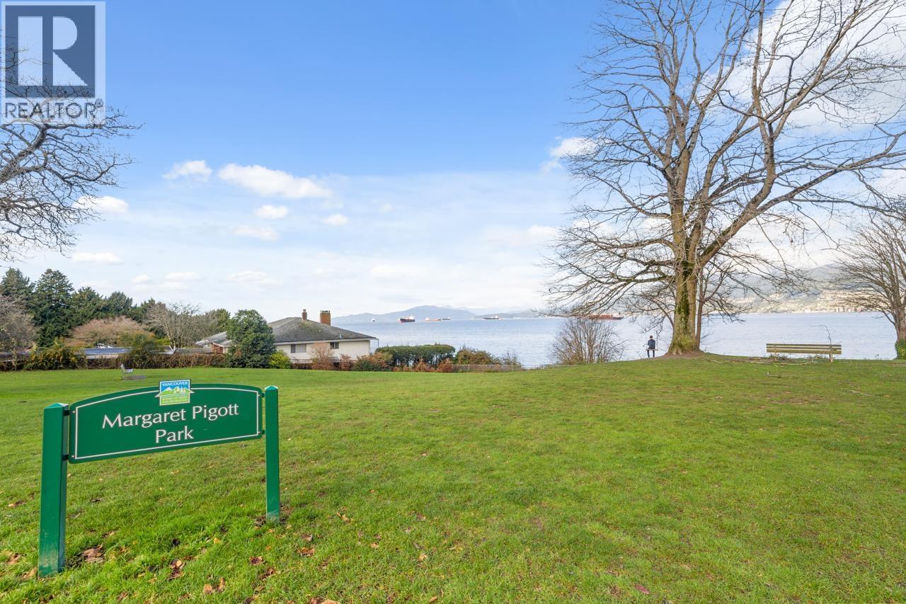 2730 Point Grey Road, Vancouver, British Columbia  V6K 1A6 - Photo 32 - R3083126