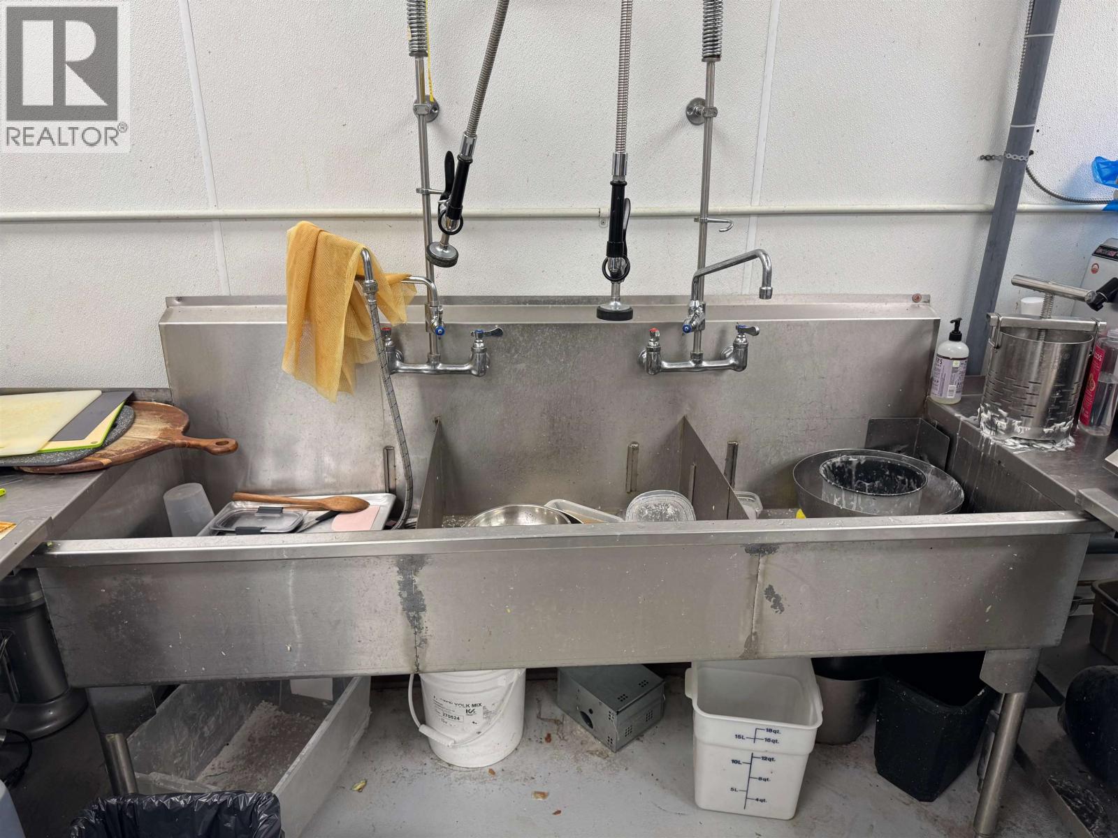 Listing Picture 8 of 12 : 8940 DOUGLAS STREET, Richmond / 烈治文 - 魯藝地產 Yvonne Lu Group - MLS Medallion Club Member