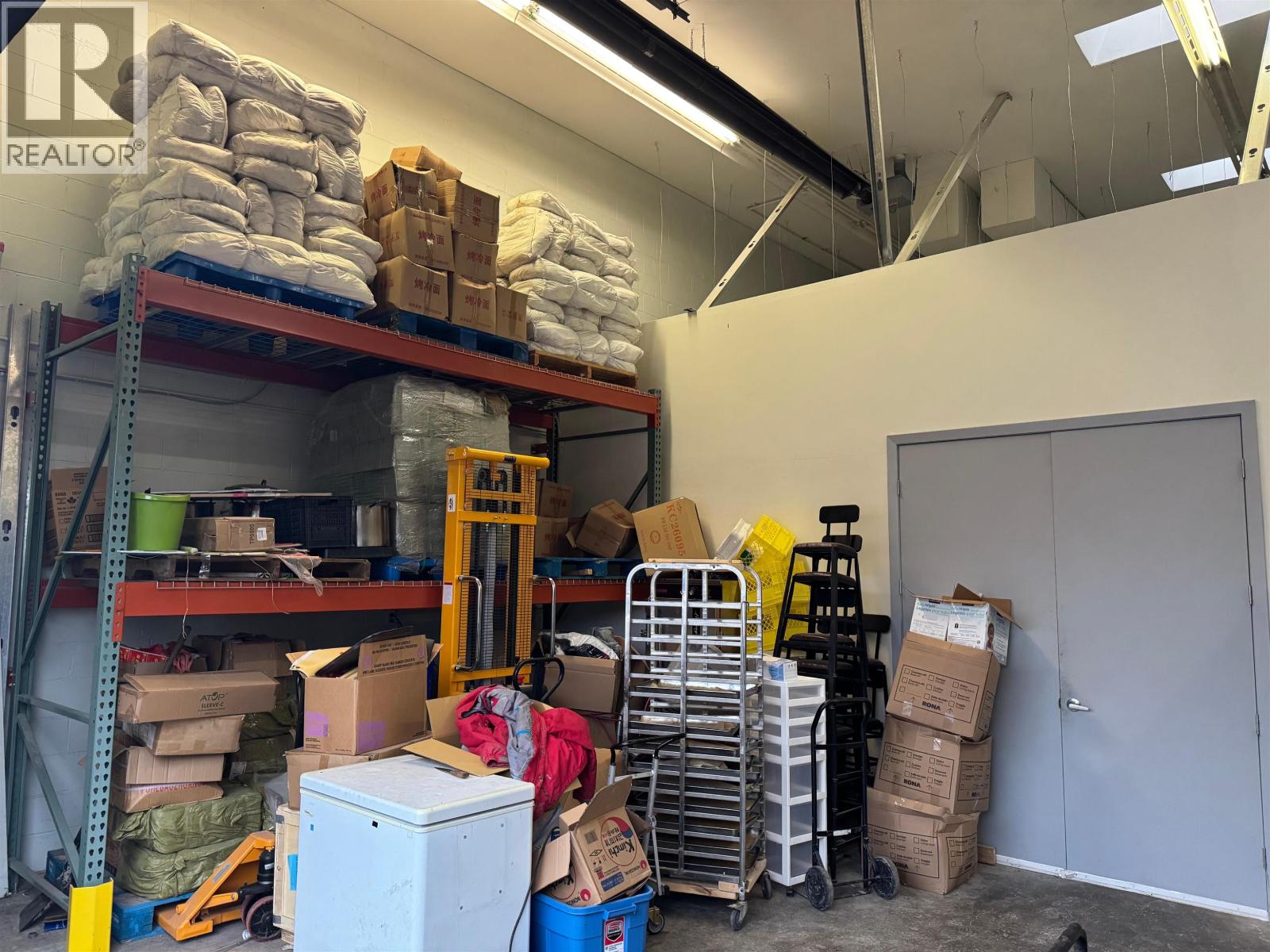 Listing Picture 4 of 12 : 8940 DOUGLAS STREET, Richmond / 烈治文 - 魯藝地產 Yvonne Lu Group - MLS Medallion Club Member