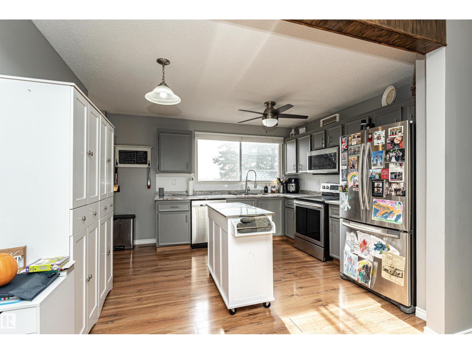 10703 95 Av, Morinville, Alberta  T8R 1E3 - Photo 16 - E4471099