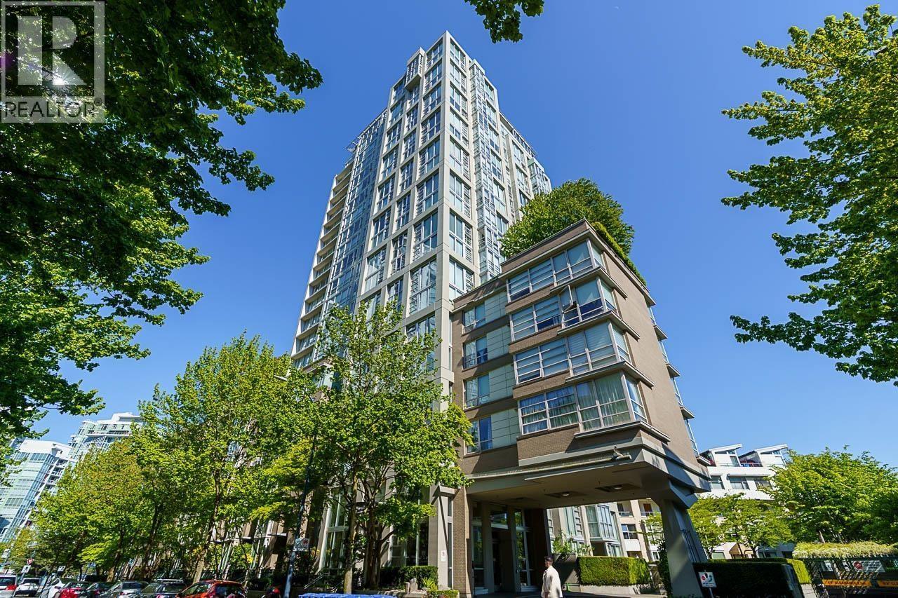 1705 1228 Marinaside Crescent, Vancouver, British Columbia  V6Z 2W4 - Photo 2 - R3083030