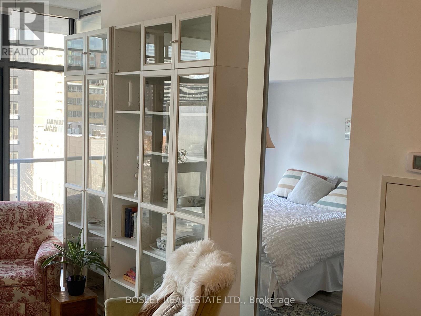 608 - 33 Charles Street E, Toronto, Ontario  M4Y 0A2 - Photo 10 - C12730456